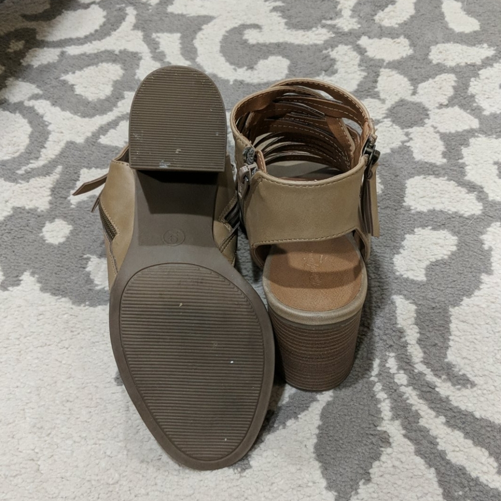 Sandals - Picture 5 of 5
